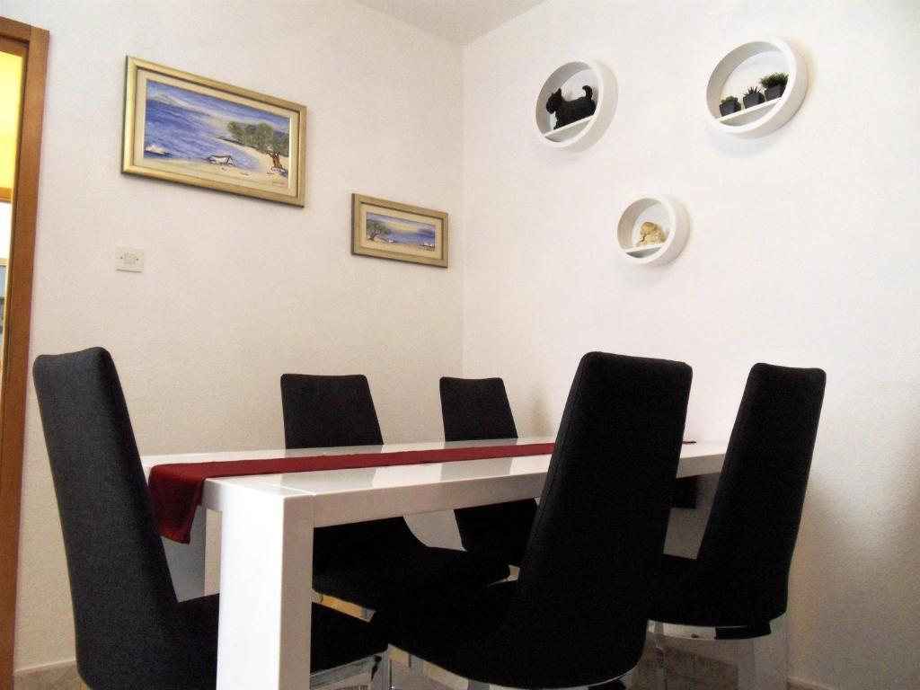 Apartments Varos สปลิท ห้อง รูปภาพ