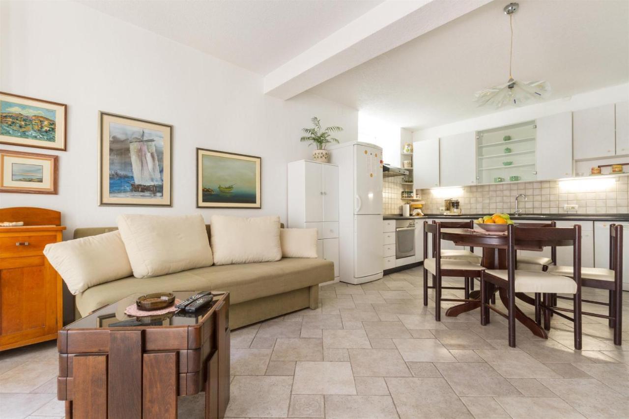 Apartments Varos สปลิท ภายนอก รูปภาพ